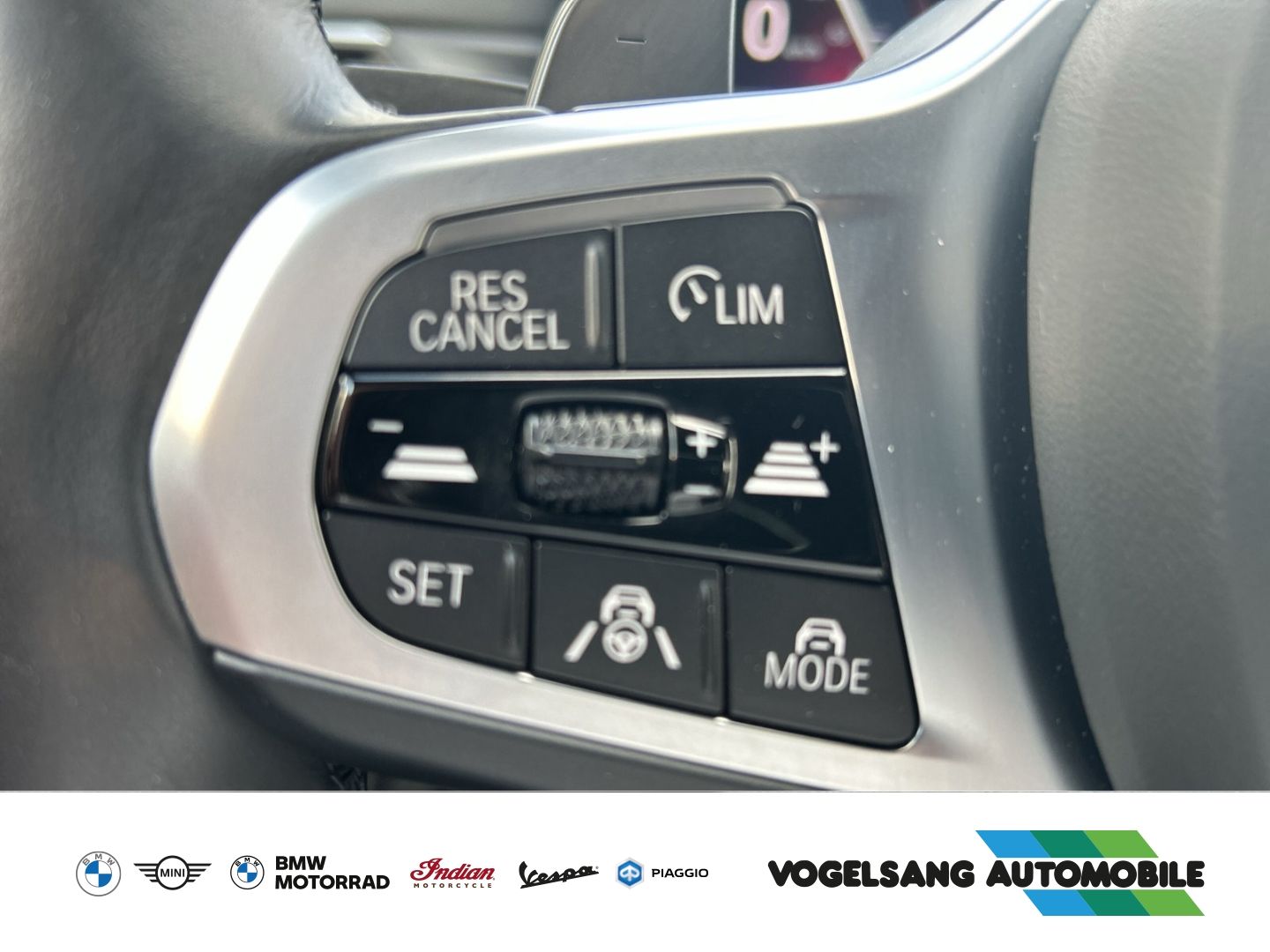 Fahrzeugabbildung BMW 330 d xDriveTouring,M Sport,HeadUp,RFK,HIFI,Live