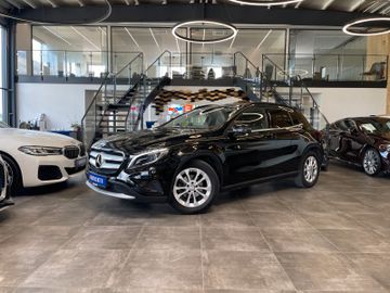 Mercedes-Benz GLA 200 7G-DCT Style *NAVI*XENON*SHZ*TEMPOMAT*
