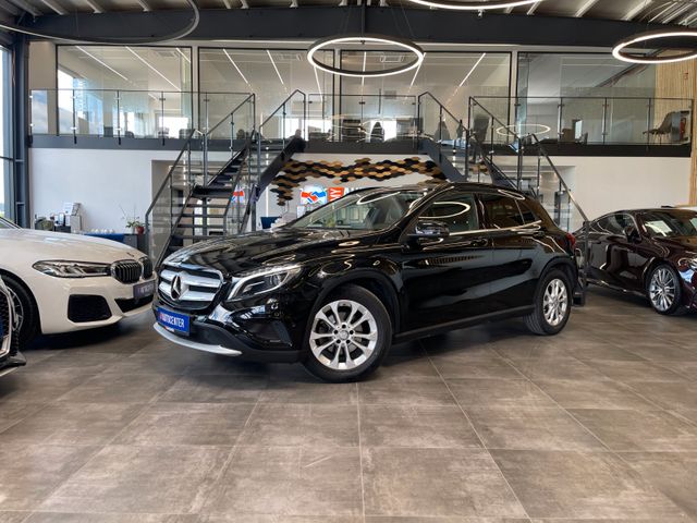 Mercedes-Benz GLA 200 7G-DCT Style *NAVI*XENON*SHZ*TEMPOMAT*