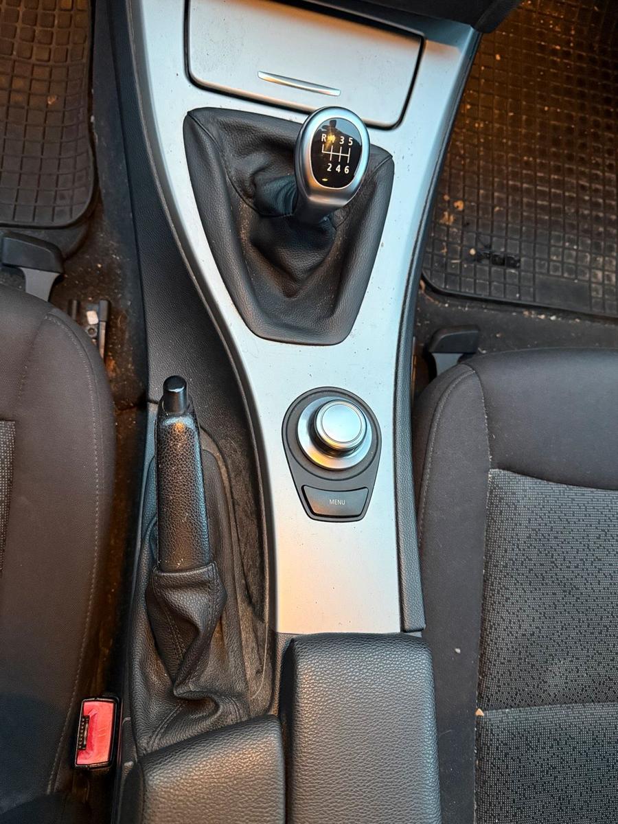 BMW 320 2007 — photo 12