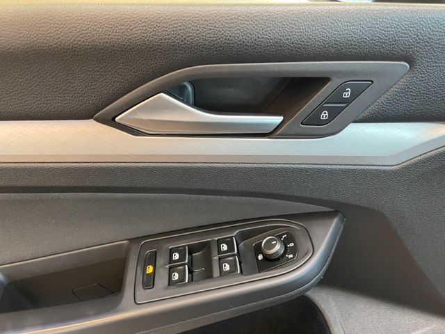 Volkswagen Golf VIII Lim. Life *FAHRSCHULAUTO*LED*AHK*ACC*