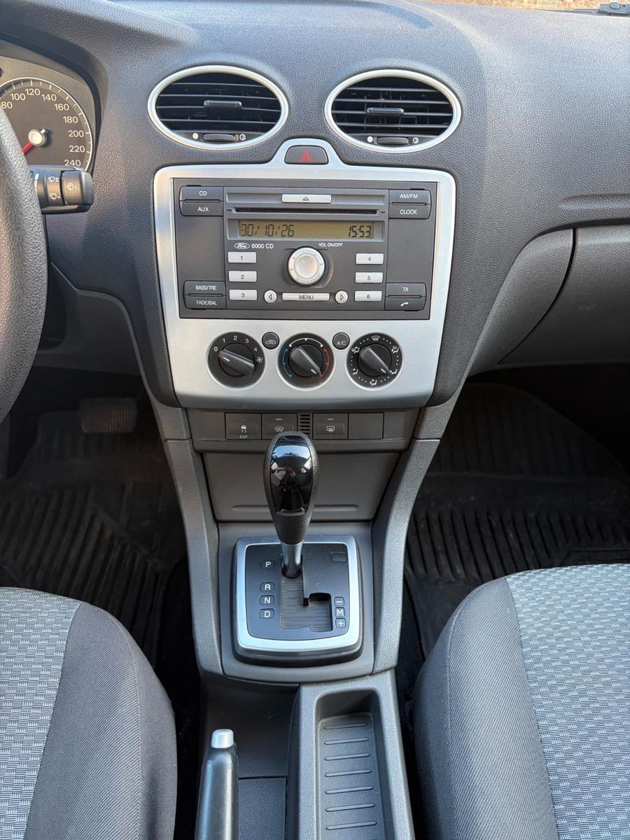 Ford Focus 2006 — photo 11