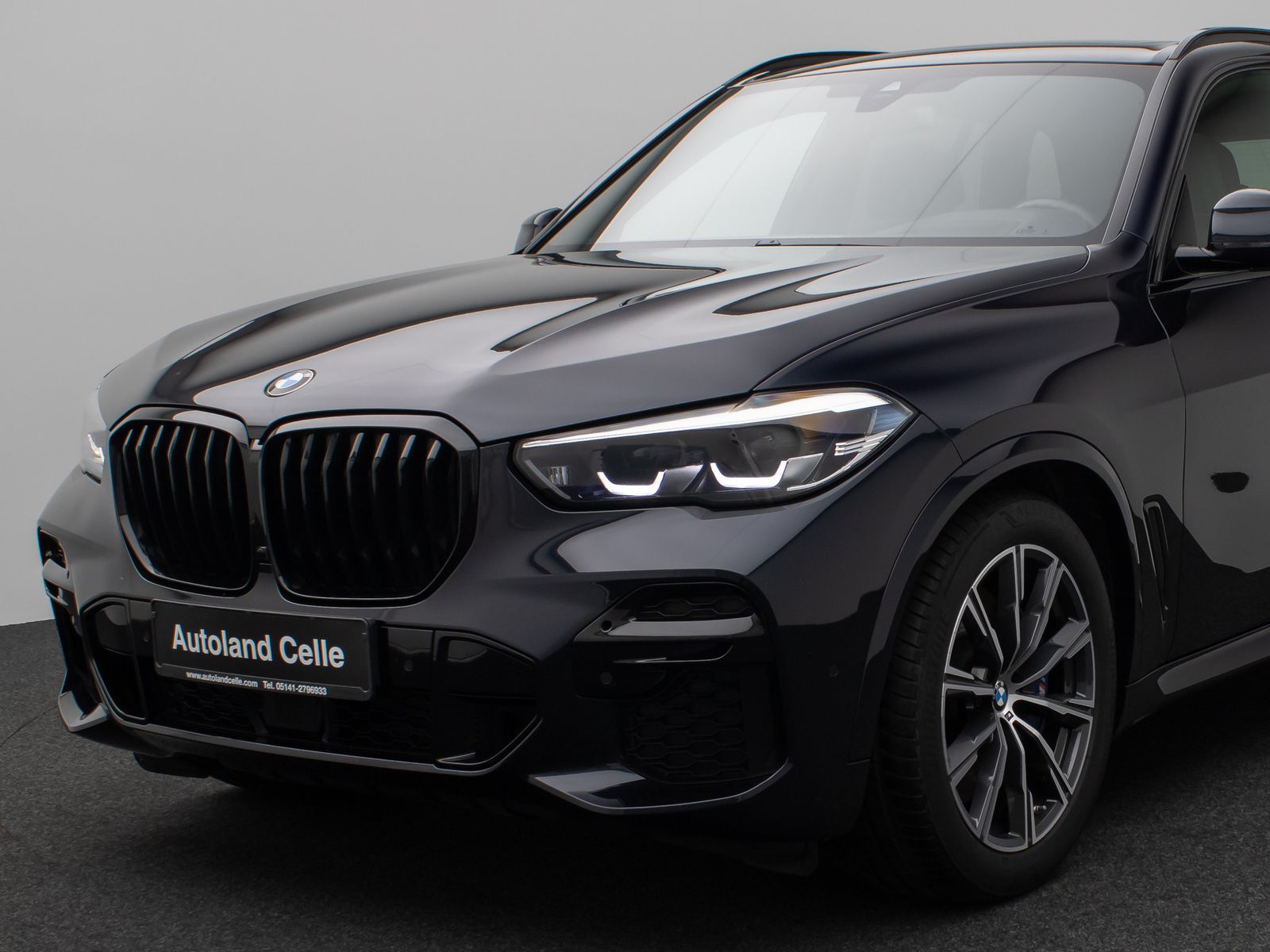 Fahrzeugabbildung BMW X5 xD40d M Sport Panorama Kamera HUD DAB Massage
