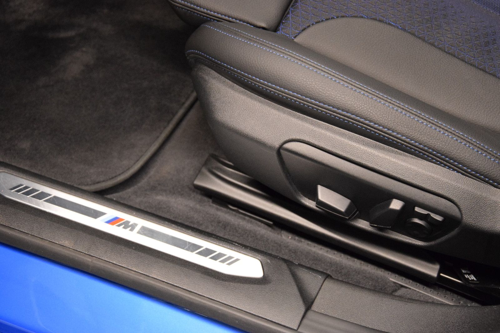 Fahrzeugabbildung BMW 220 d xDrive Gran Coupé M Sport Pano ACC Memory
