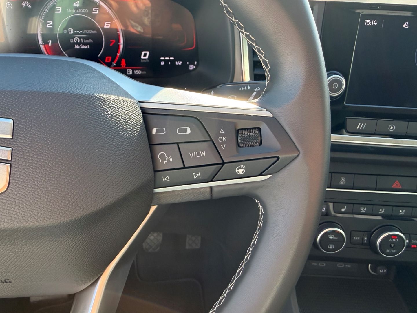 Fahrzeugabbildung SEAT Ateca Style Digitales Cockpit LED Navi AHK RFK D