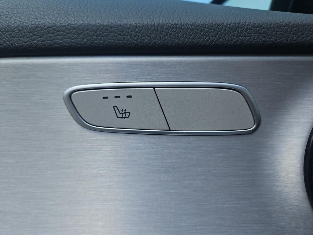 Fahrzeugabbildung Mercedes-Benz C 300 T Avantg. AHK Totwi. Pano Navi LED SHZ KAM