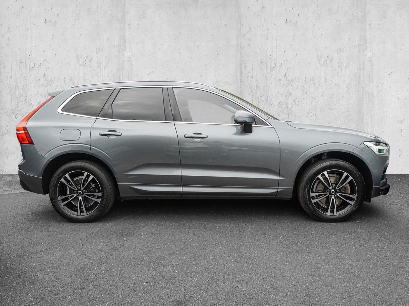 Volvo XC60 B4 D AWD Momentum Pro 19ZOLL FRONTHZG BLIS