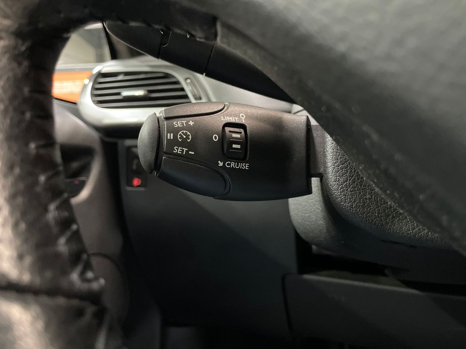 Fahrzeugabbildung Peugeot 207 CC Roland Garros #Tempomat#JBL#Shz