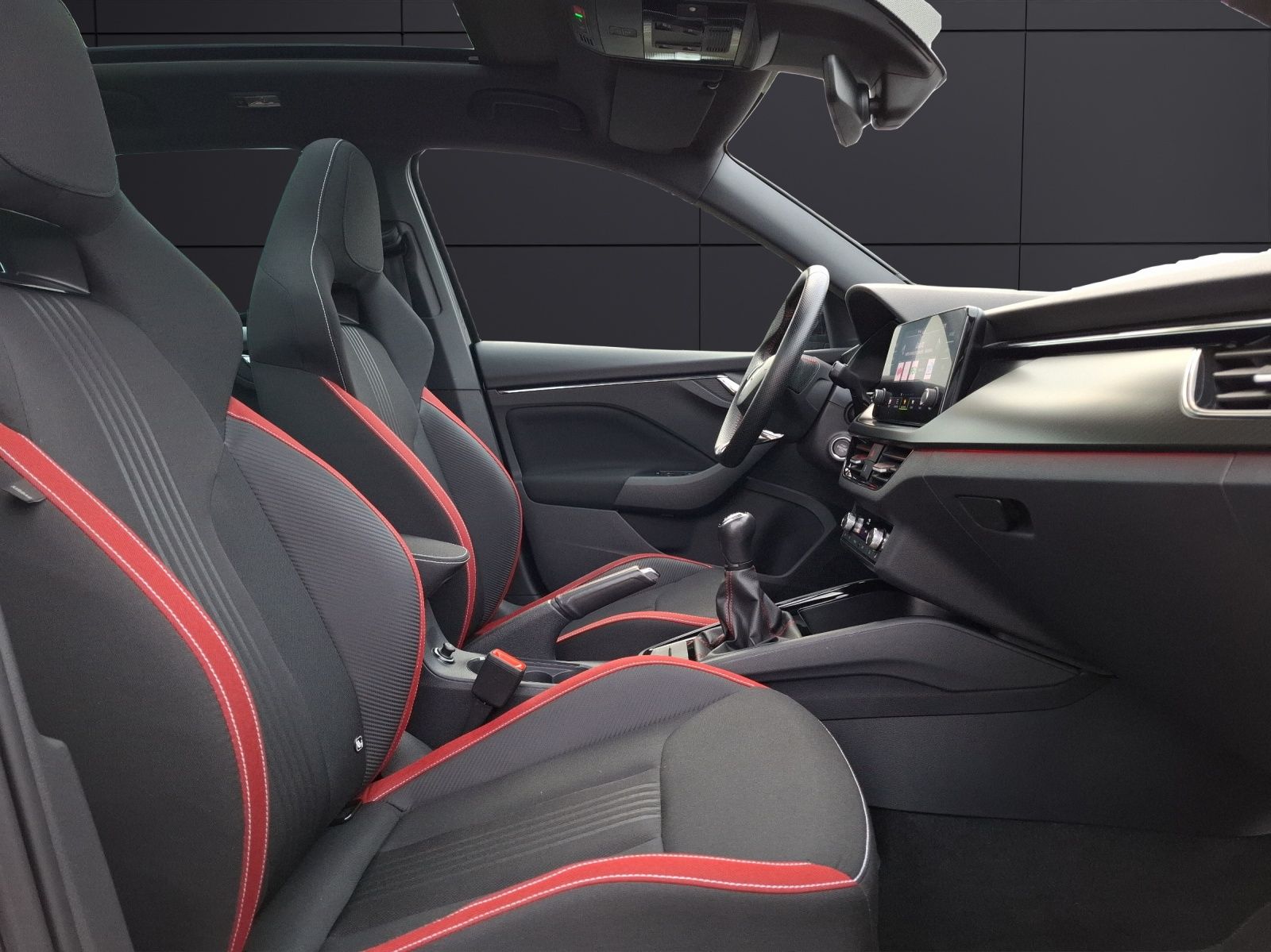 Fahrzeugabbildung SKODA Kamiq TSI Monte Carlo LED AHK Pano GRA PDC SH 18