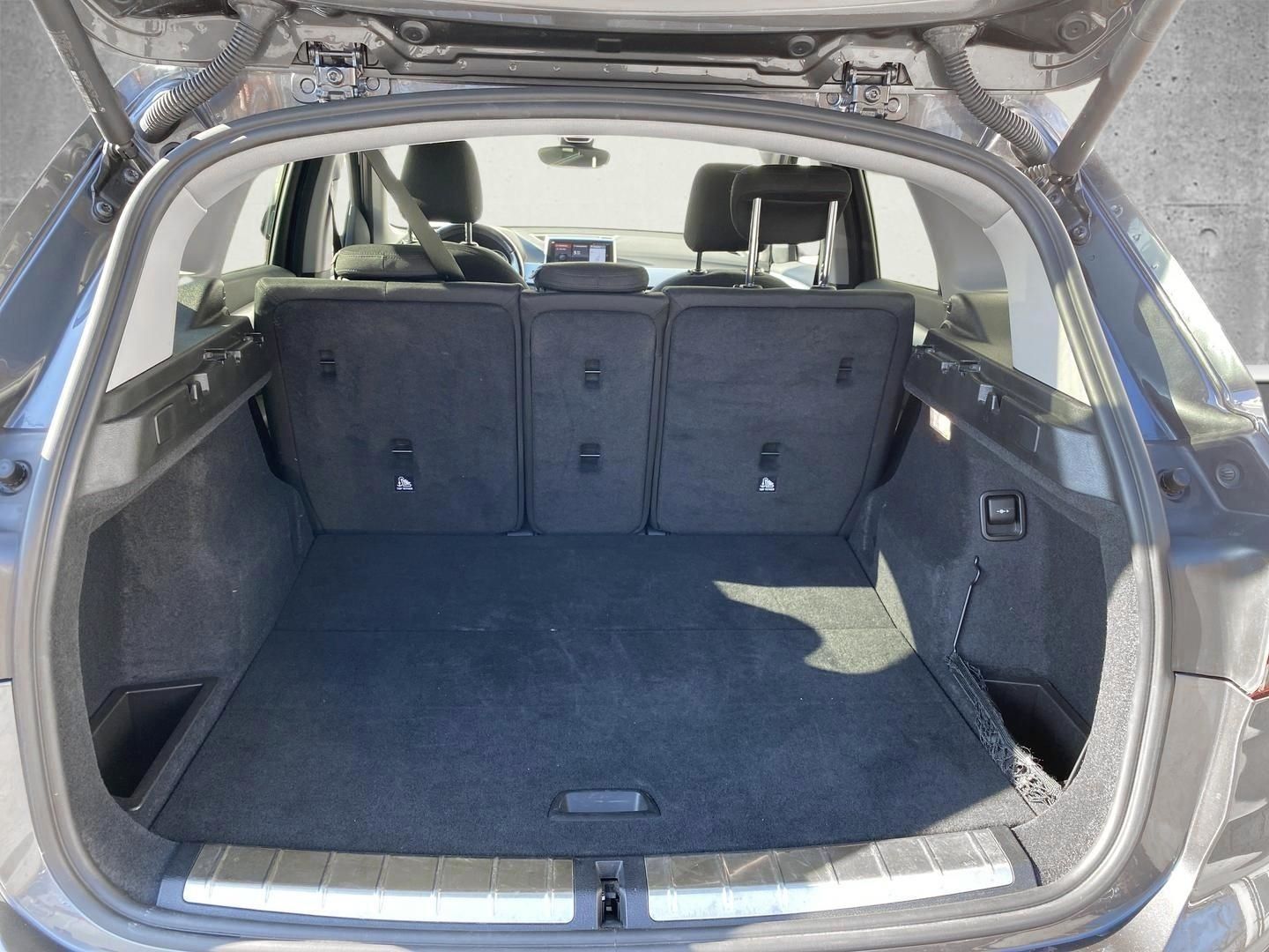 BMW X1 sDrive18d AHK Navi Soundsystem LED El. Heckkl foto 14