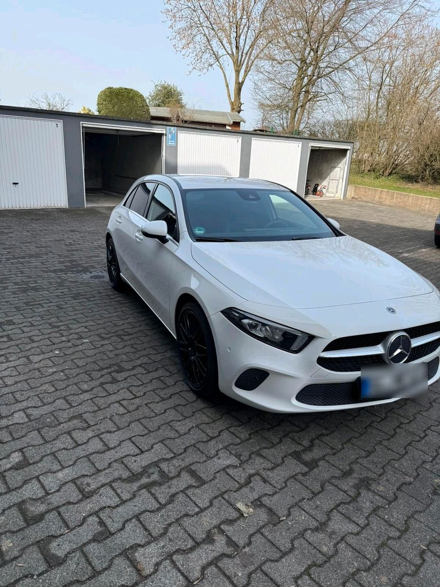MERCEDES-BENZ Mercedes-Benz A 180 d / Sehr gepflegt