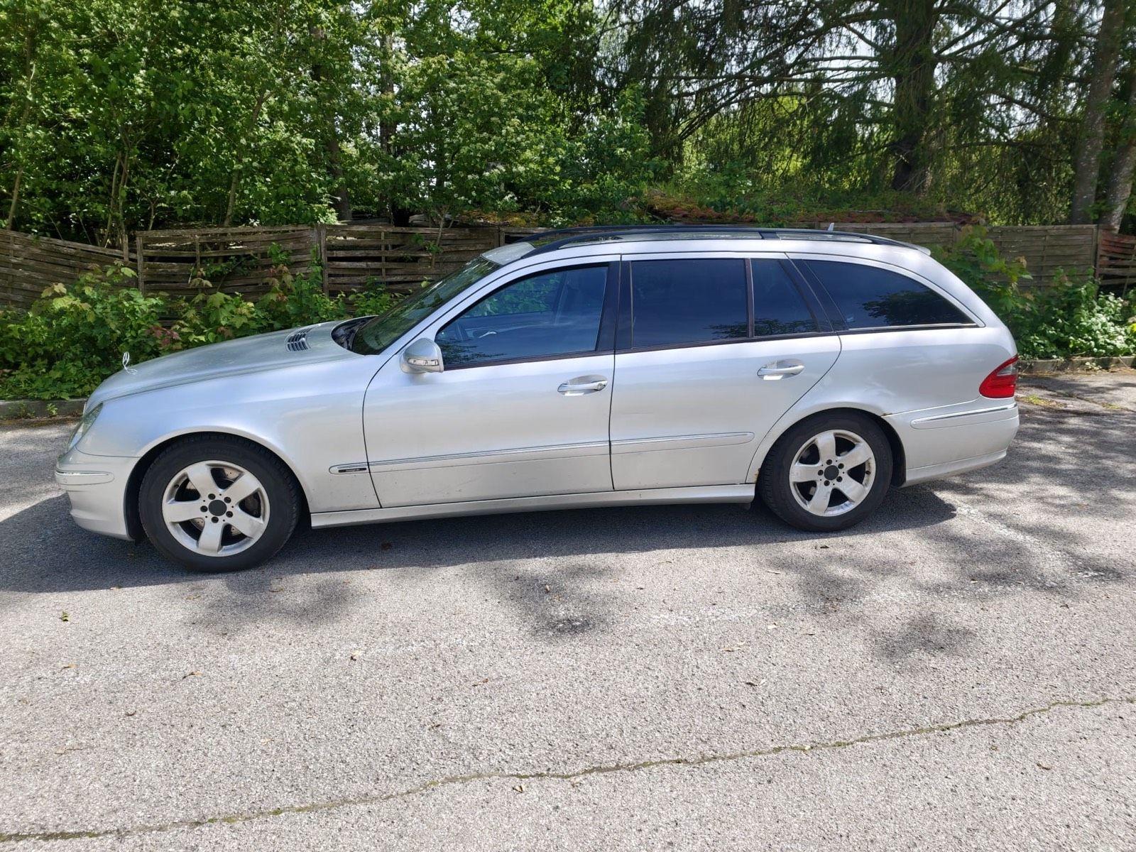 Mercedes-Benz E320 2008 — photo 11