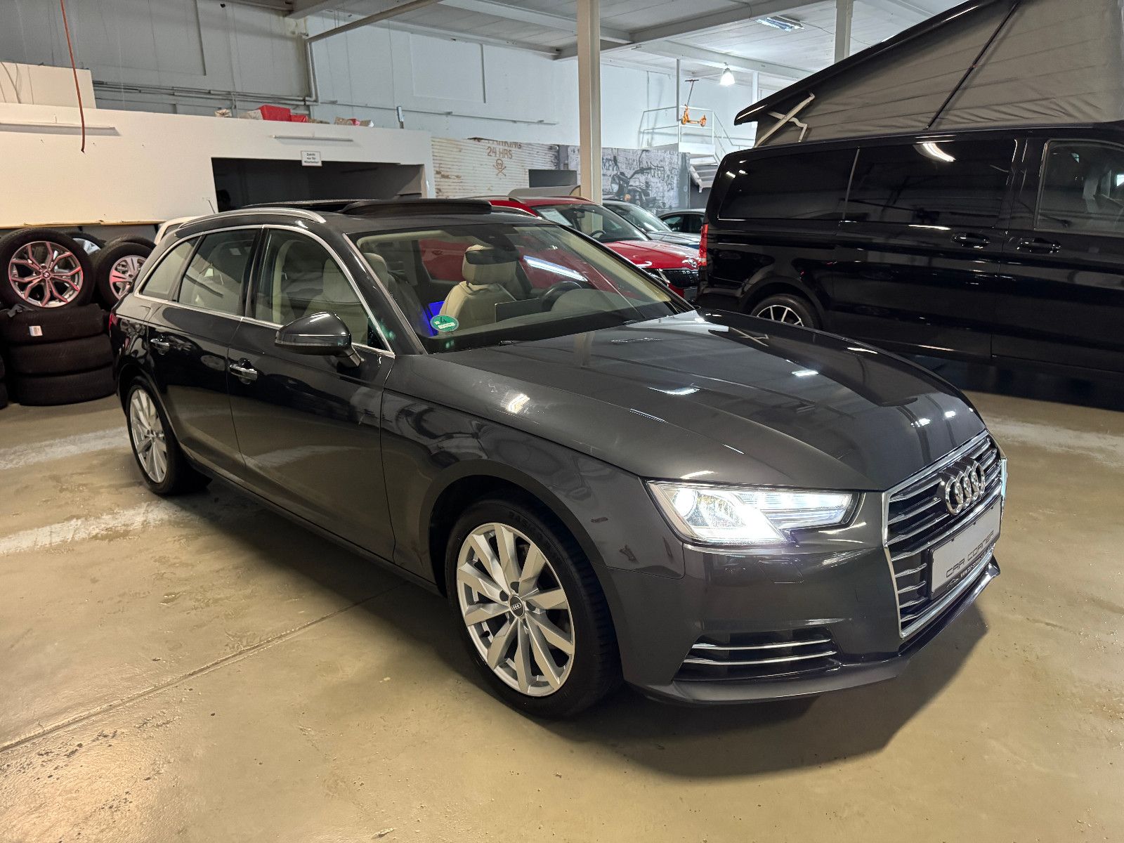 Fahrzeugabbildung Audi A4 Avant DESIGN S-TRONIC PANO STHD AHK LEDER