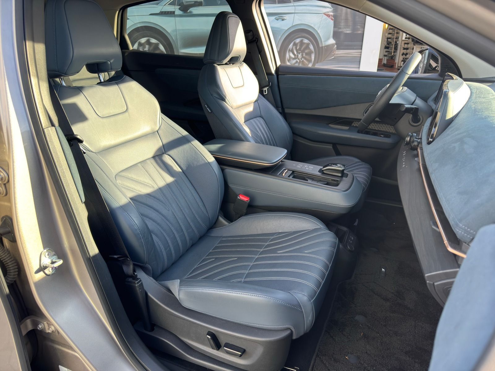 Fahrzeugabbildung Nissan Ariya Evolve Pack 87kWh*360°CAM*20Zoll*Wärmepump