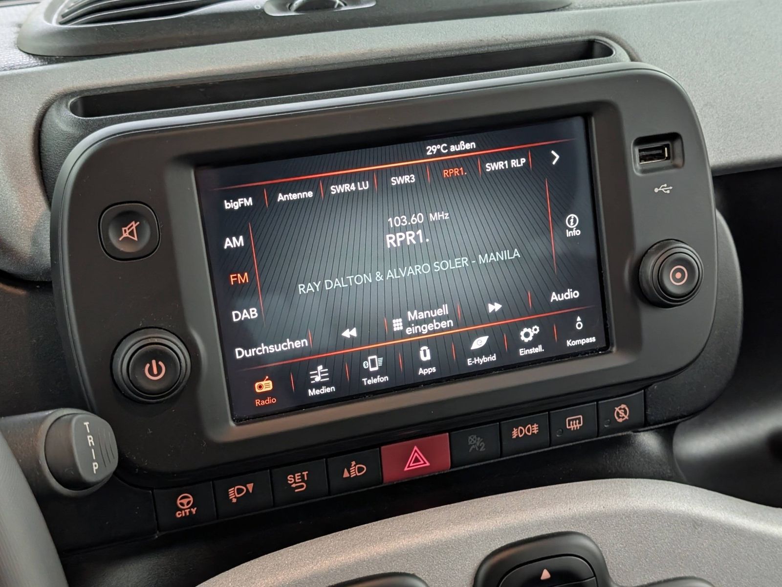 FIAT Panda 1.0 MHEV Garmin AHK – Bild 17