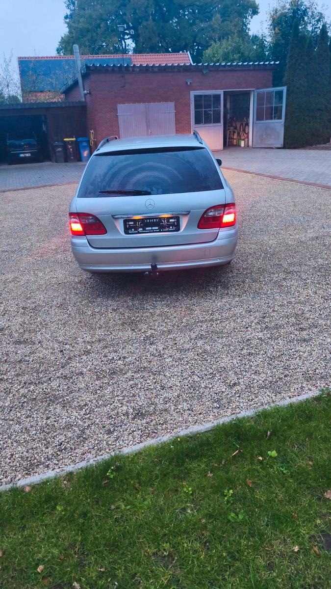 Mercedes-Benz E220 2004 — двигун 2.148 cm³, 150 HP (110kW)