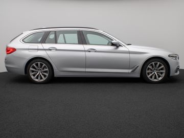 Fahrzeugabbildung BMW 530i LuxuryLine Kamera HUD Komfort SoftCl Alarm
