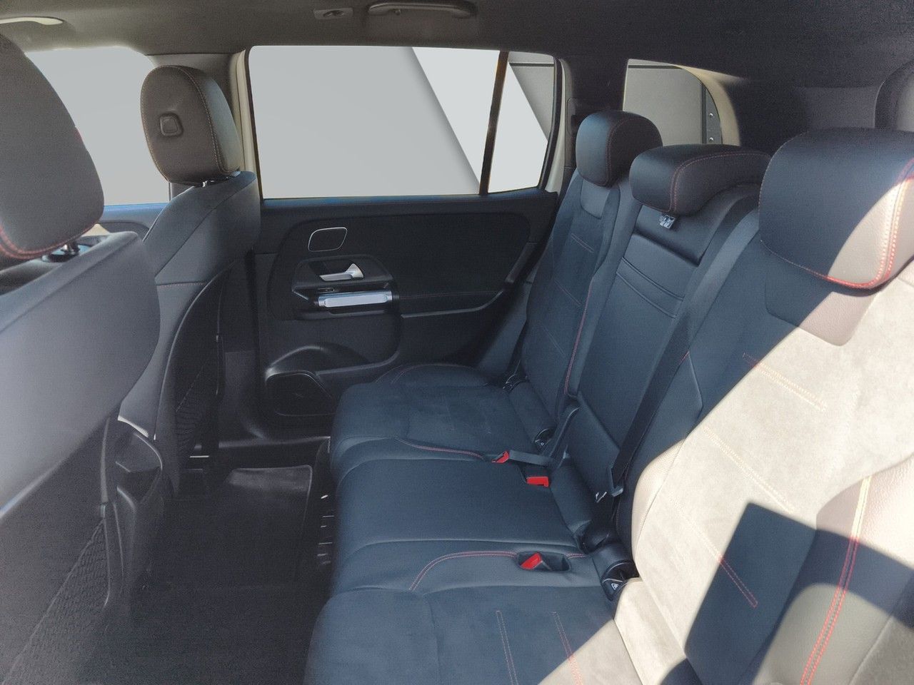 Mercedes-Benz GLB 250 DCT AMG-LINE AHK MATRIX DISTRONIC PANO foto 11