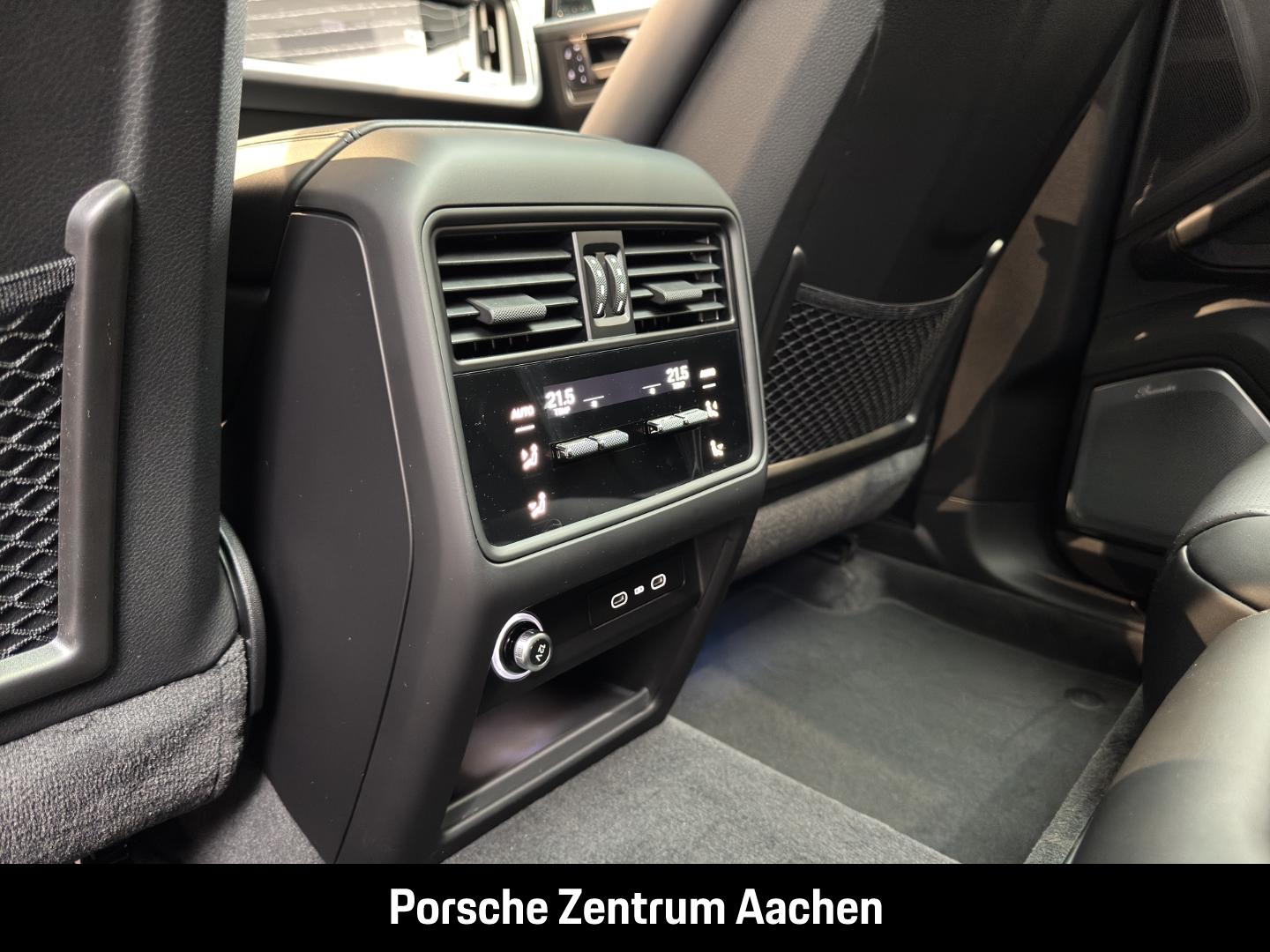Porsche Cayenne E-Hybrid Coupe Black Edition Burmester