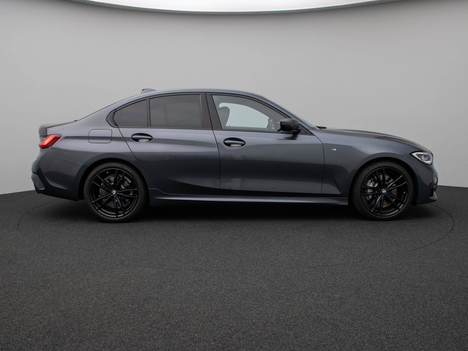 Fahrzeugabbildung BMW 330i xD M Sport Kamera Laser HUD DAB Komfort 19"