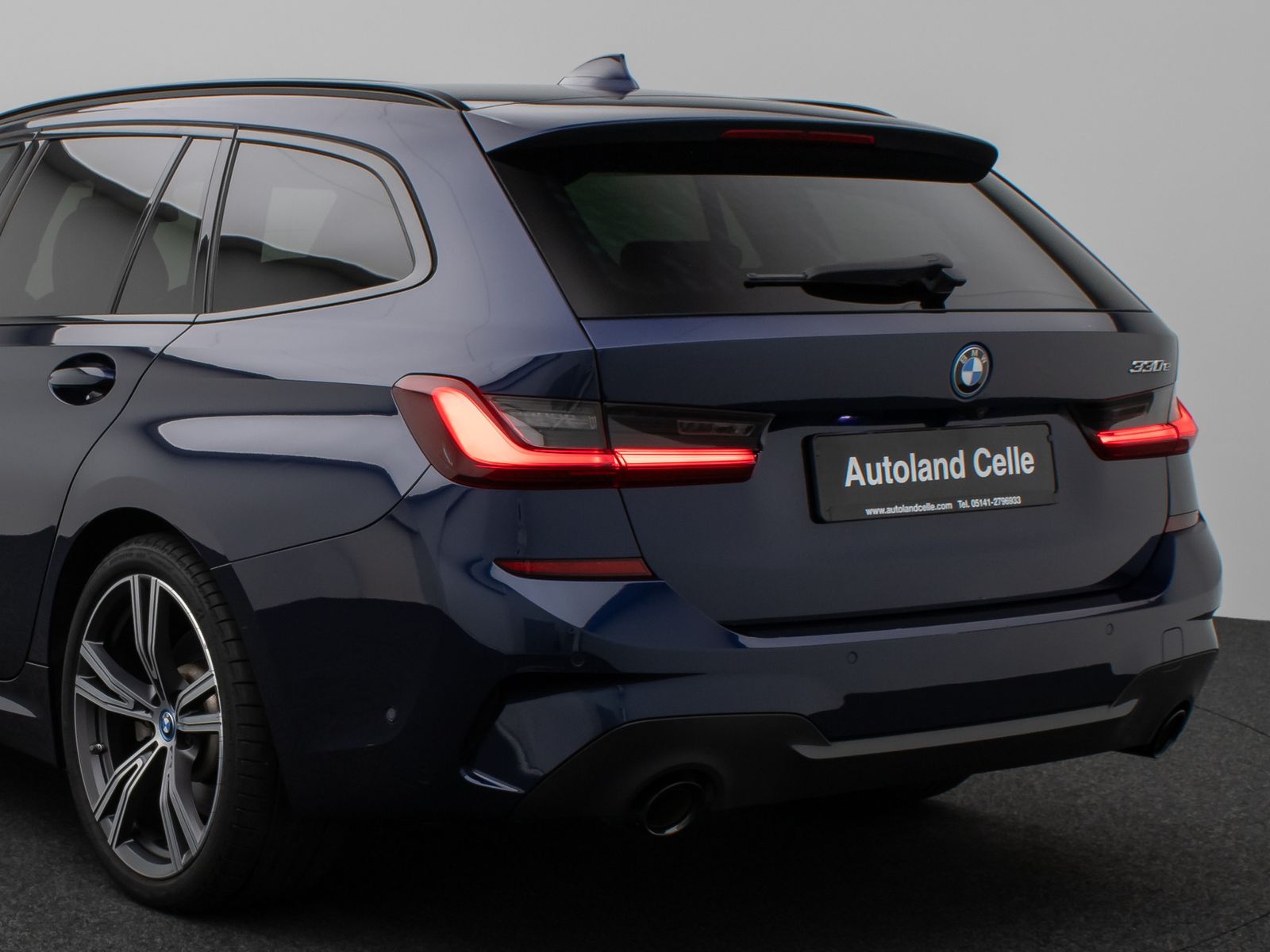 Fahrzeugabbildung BMW 330e  M Sport Laser Kamera HUD DAB HiFi Komfort