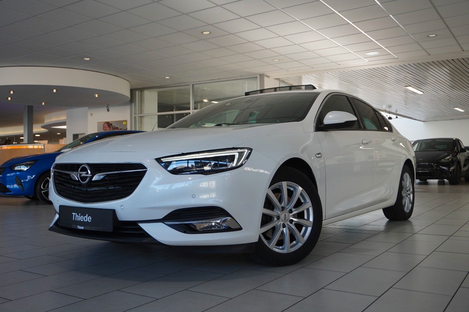 Fahrzeugabbildung Opel Insignia B GS 2.0D INNOV. NAVI/KAMERA/PANO./AHK