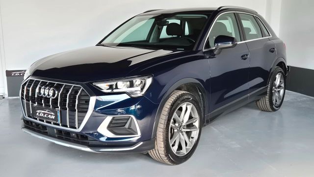 AUDI Audi Q3 40 TDI quattro S tronic Business Advance