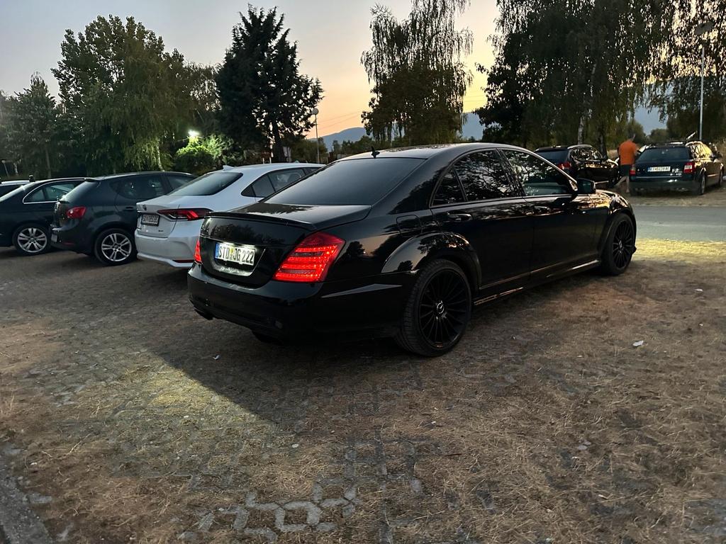 Mercedes-Benz E 320