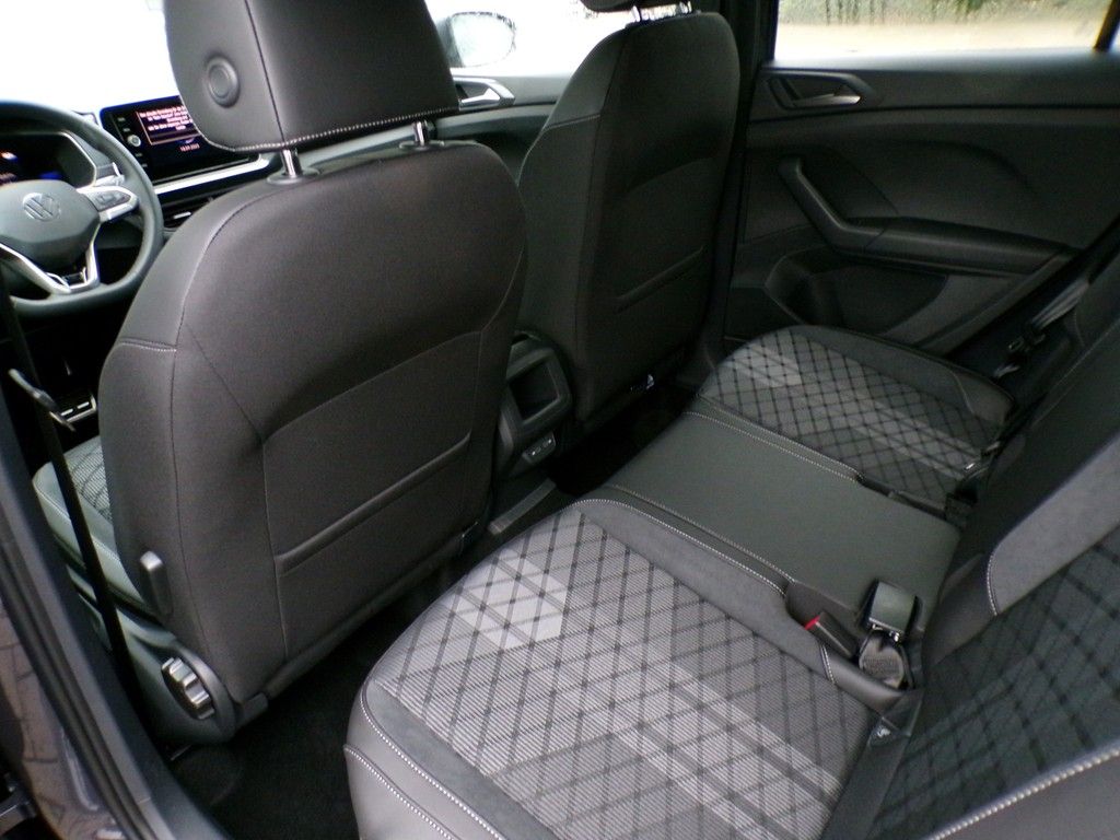 Fahrzeugabbildung Volkswagen T-Cross  1.0 TSI DSG R-Line *AHK*LED-Matrix*RüFa