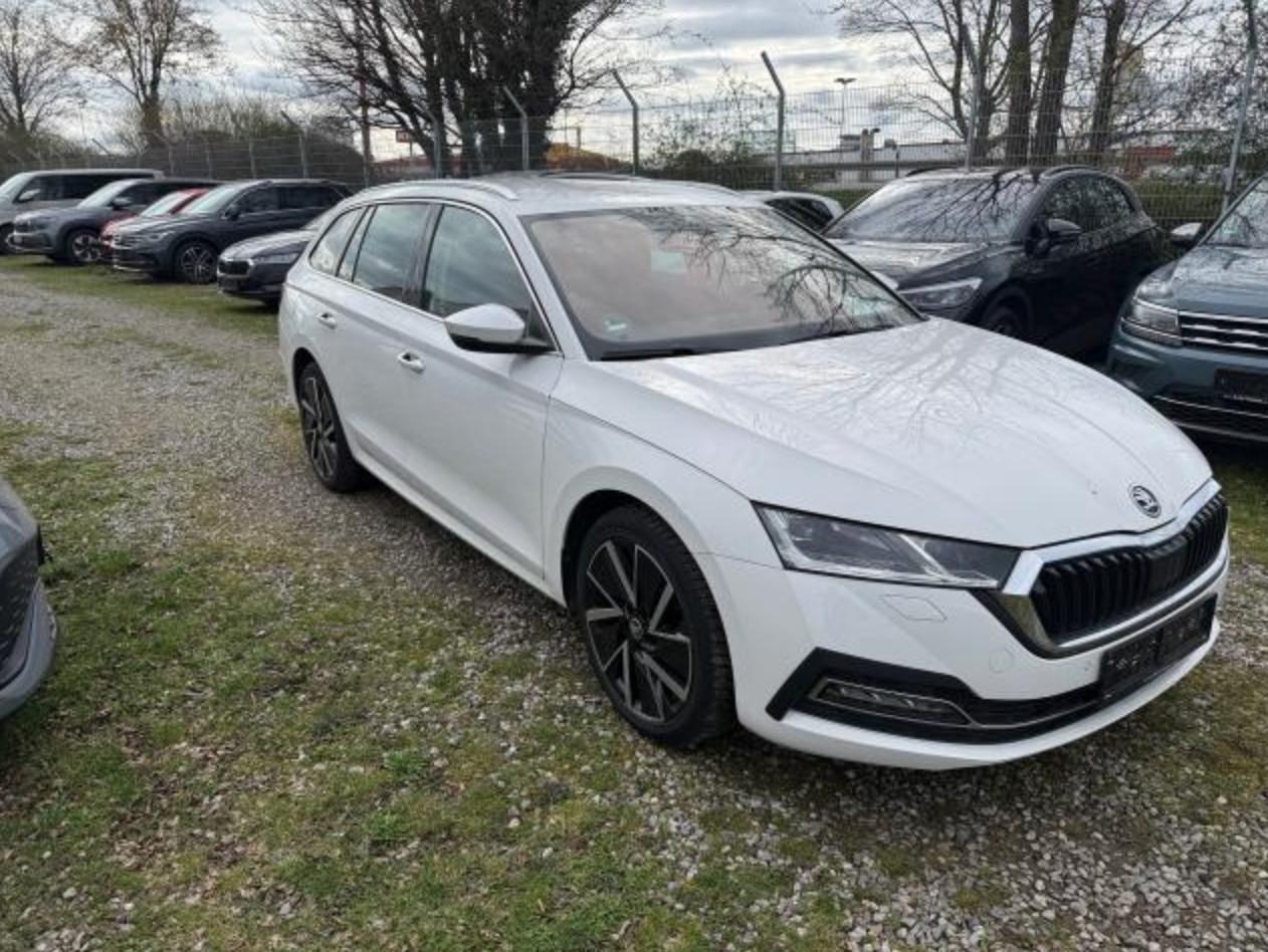 Skoda Octavia 1.4 TSI iV DSG FIRST EDITION COMBI HUD