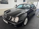 Mercedes-Benz CLK 200 KOMPRESSOR AVANTGARDE aus Erster Hand - gebrauchte Mercedes-Benz CLK 200 aus dem Jahr 2000
