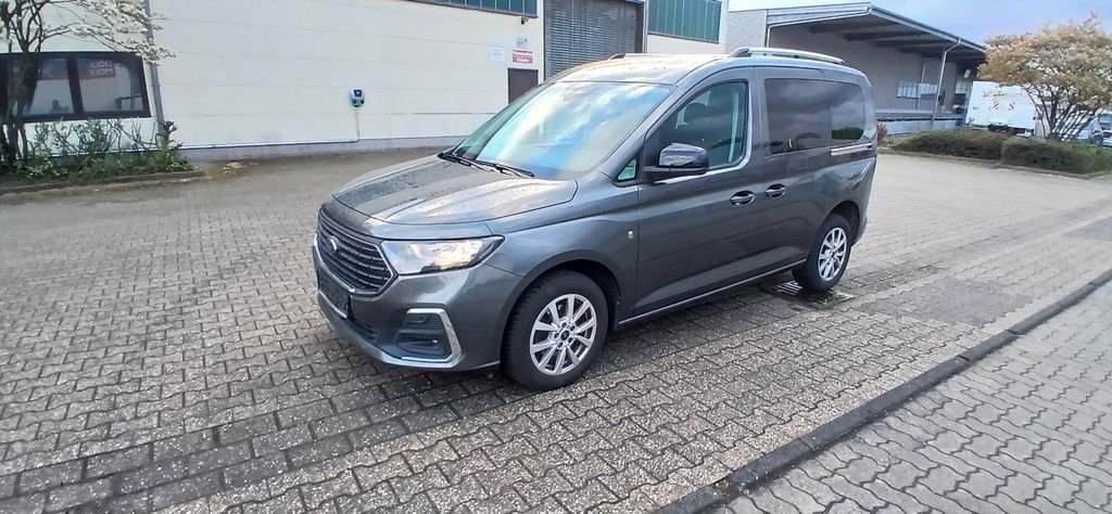 Image of Ford Tourneo
