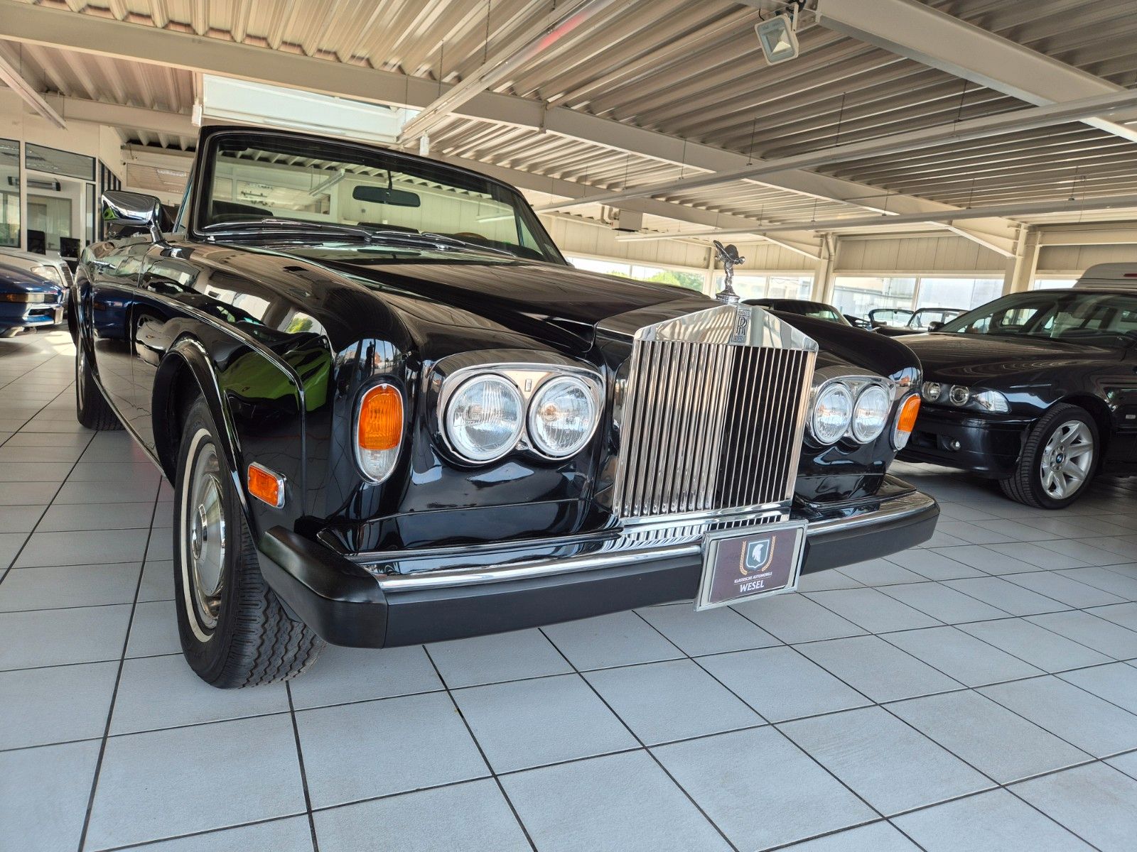 Fahrzeugabbildung Rolls-Royce Corniche/Technisch umfassend revidiert+Historie