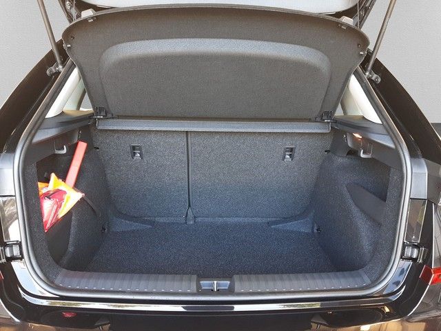 Fahrzeugabbildung Skoda Kamiq Selection 1.0TSI DSG SitzHz LenkHz LED