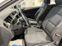 Volkswagen Golf 1.6TDI DSG/PDC/SHZ/Allwetter/Scheckheft. bei Bilicar