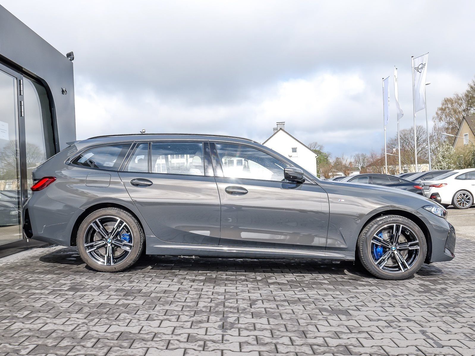 BMW 330 - Bild 11