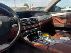 Fahrzeugabbildung BMW 535 535 i HUD PANO SCHECKHEFTGEPFLEGT