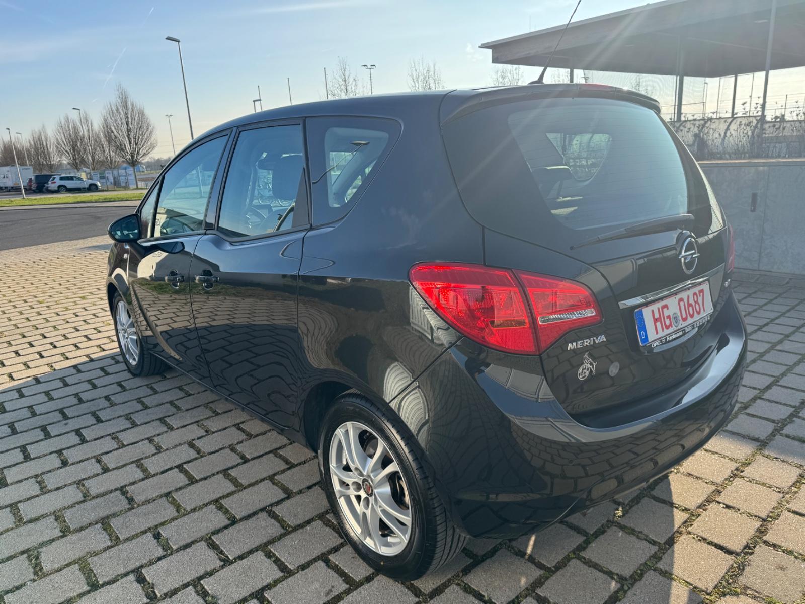 Opel Meriva B Edition Behindertengerecht Rollstuhl