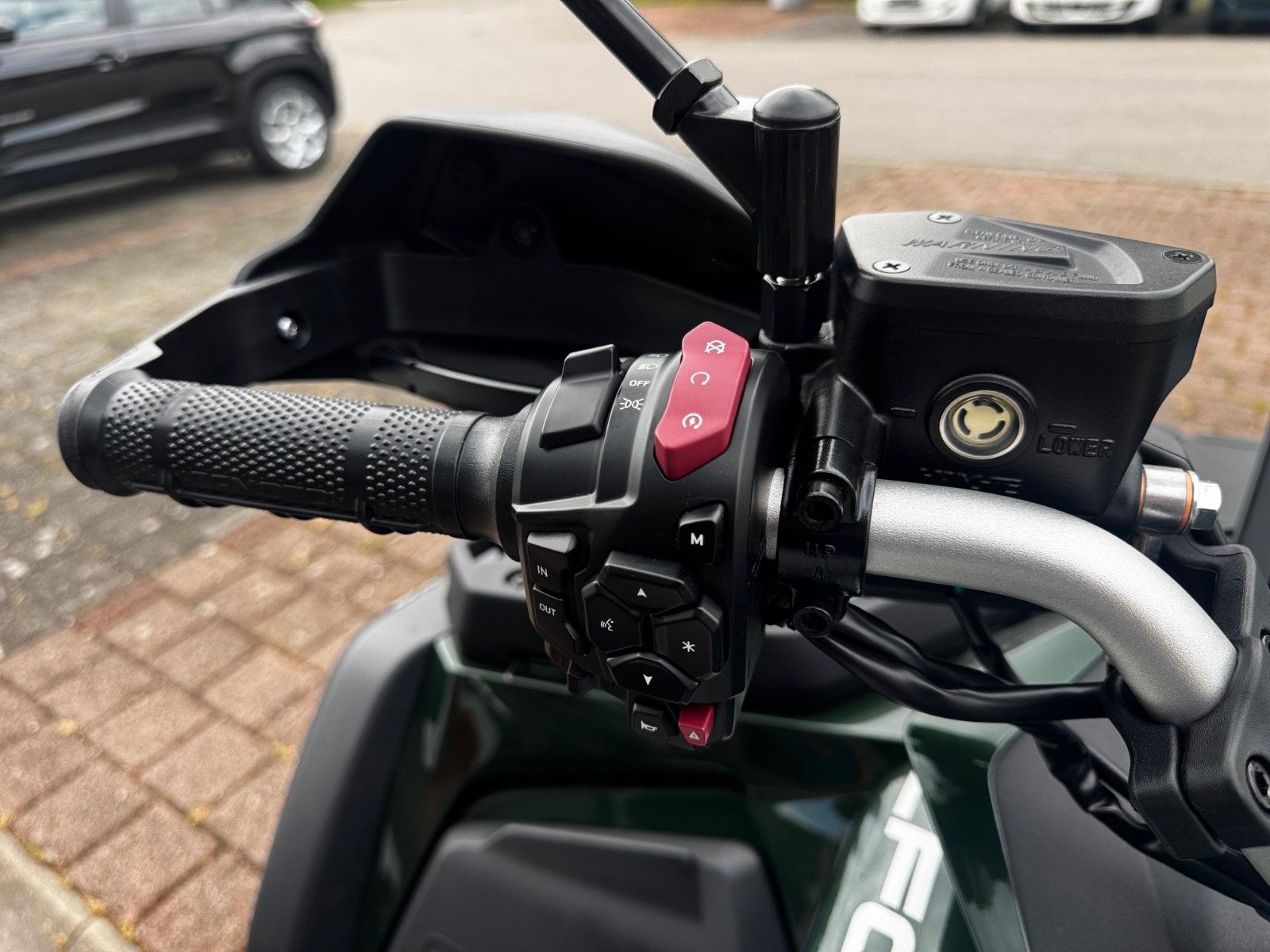 Fahrzeugabbildung CFMOTO CFMOTO CFORCE 1000 PRO ABS forest green KOFFER