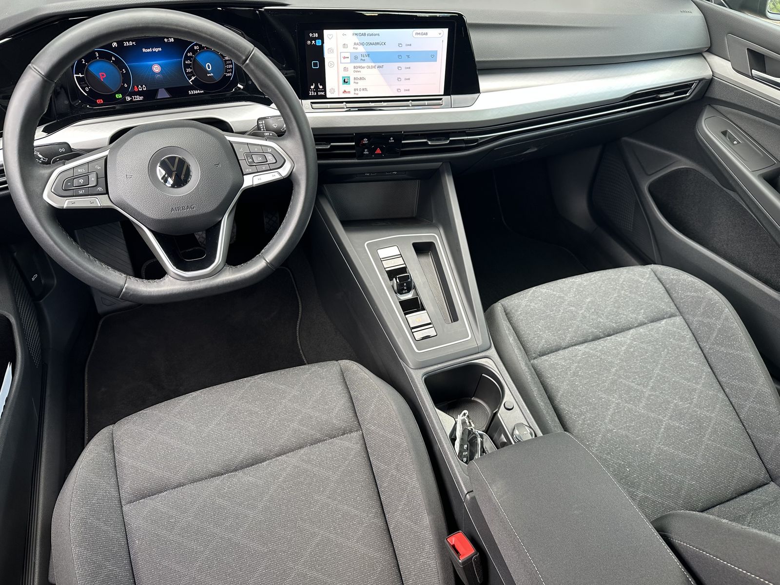 Fahrzeugabbildung Volkswagen Golf Variant 2.0 TDI DSG Life NAV+LED+ACC+KAMERA