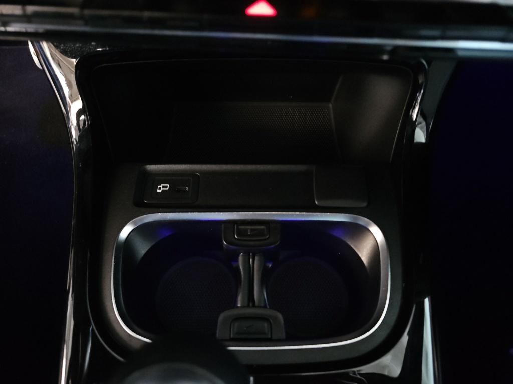 Fahrzeugabbildung Mercedes-Benz A 180 AMG Night Navi HUD LED Parkpilot Soundsys.