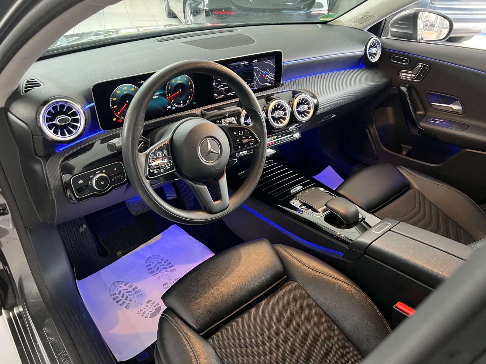 Fahrzeugabbildung Mercedes-Benz A 250 *AMBIENTE-BELEUCHTUNG*MEMORY-SITZE*