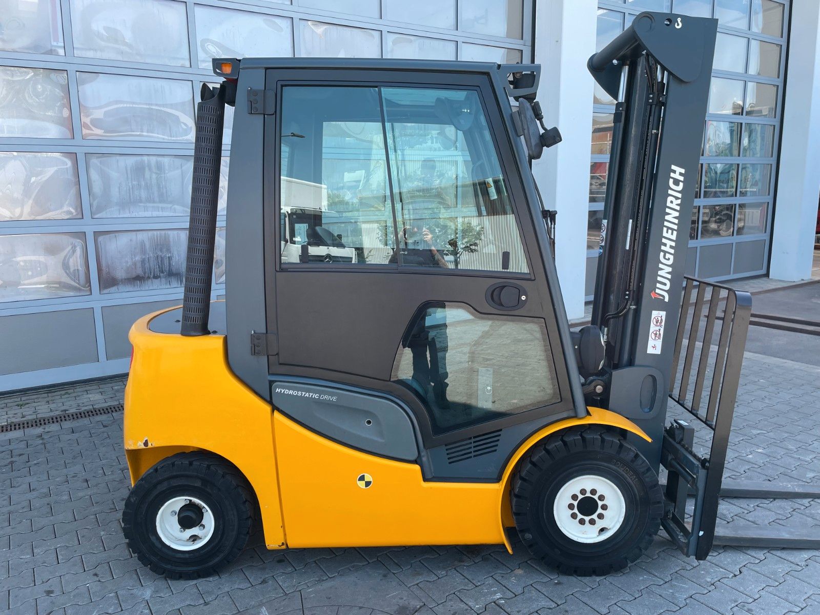 Fahrzeugabbildung Jungheinrich DFG 425s / Duplex: 3,5m / nur 356h /  SS