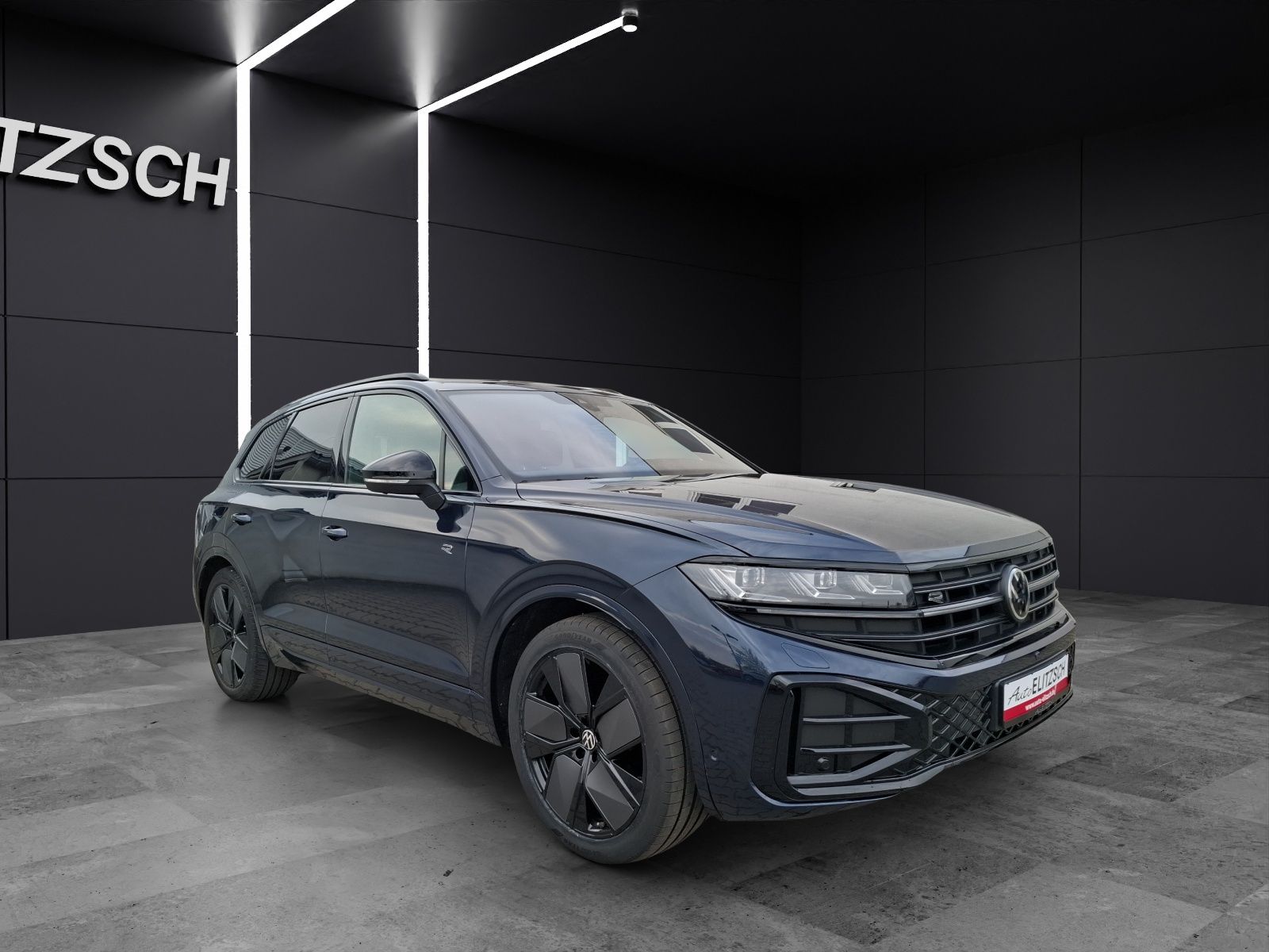 Fahrzeugabbildung Volkswagen Touareg R-Line TDI 4M IQ.Light ACC AHK STH PANO