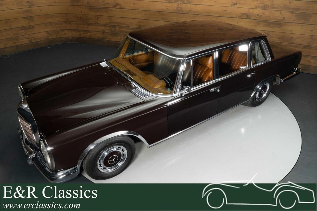 Mercedes-Benz 600