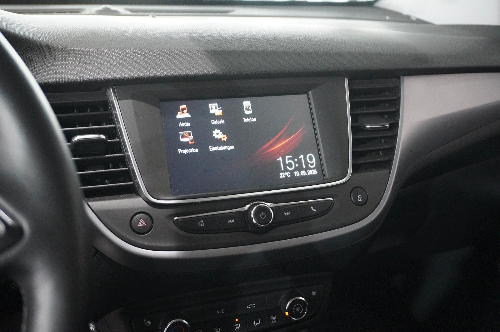 Fahrzeugabbildung Opel Crossland (X) 1.2 EDITION NAVI/LED/SHZ/PDC/TEMP.