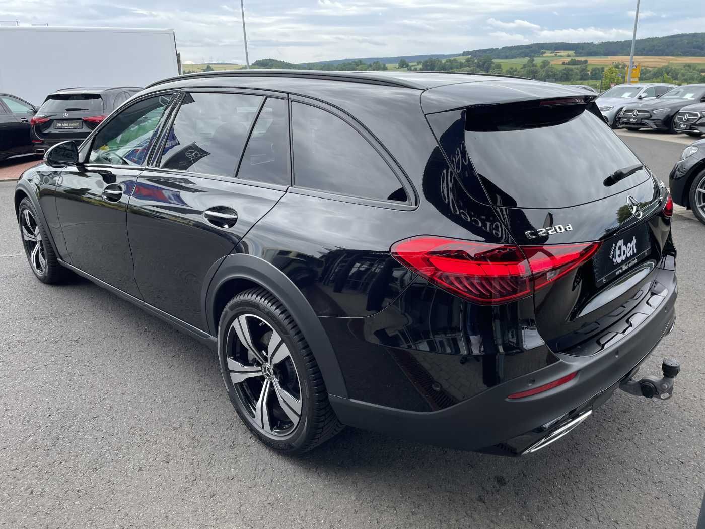 Fahrzeugabbildung Mercedes-Benz C 220 d T 4M ALL-Terrain AHK+360°+ Digital+Leder