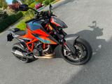 KTM Super Super Duke R - NAKED BIKE MEHR ALS 1500 CCM