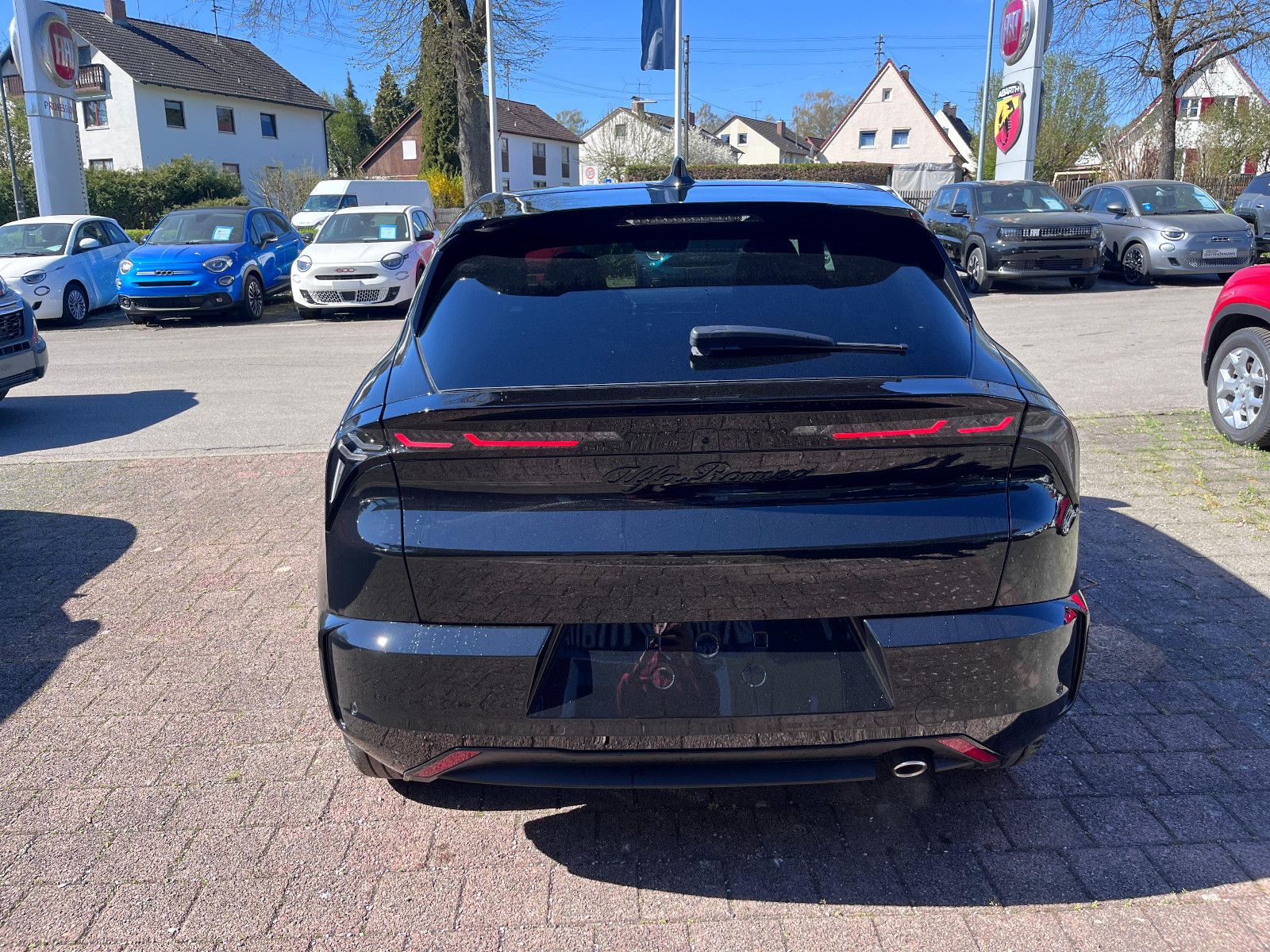 Fahrzeugabbildung Alfa Romeo Junior Ibrida 1.2 VGT 48V-Hybrid 107 kW Ti