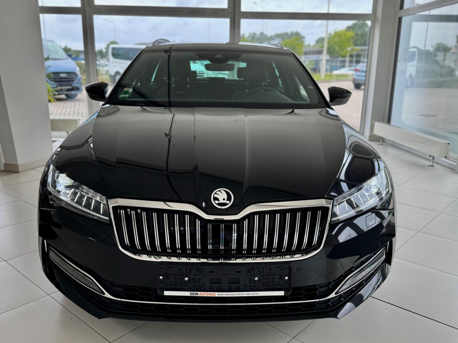 Skoda Superb Combi L&K/Digital/AHK/1.Hand/Leder